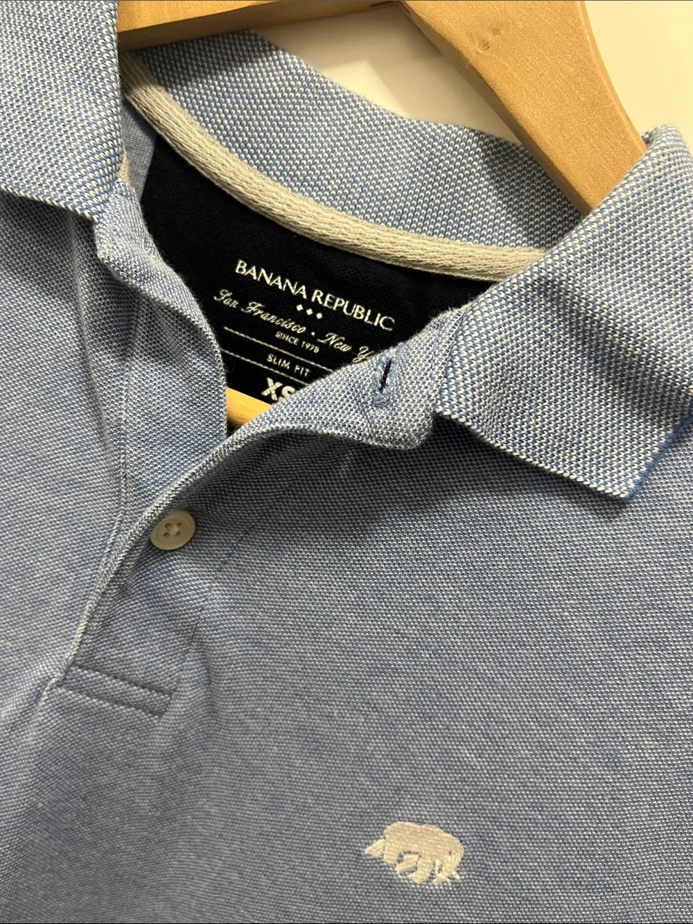 Banana Republic Men’s Sky Blue Polo with Embroidered Logo size extra small